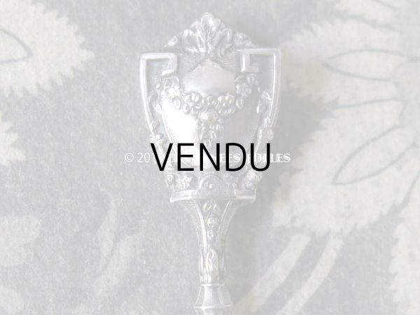 画像4: 19世紀 アンティーク シルバー製 目打ち 薔薇のガーランド  裁縫道具 (4)