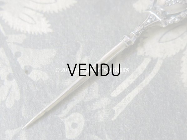 画像5: 19世紀 アンティーク シルバー製 目打ち 薔薇のガーランド  裁縫道具 (5)