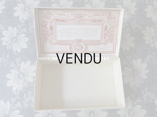 画像8: 1900年代 アンティーク 『マルキーズ・ ドゥ・セヴィニエ』のお菓子箱 GOUTERS DES PENSIONNAIRES CHOCOLAT DE ROYAT - MARQUISE DE SEVIGNE PARIS - (8)