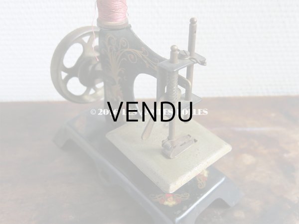 画像8: 1930年代 アンティーク トイミシン 赤ずきんちゃん CASIGE (8)