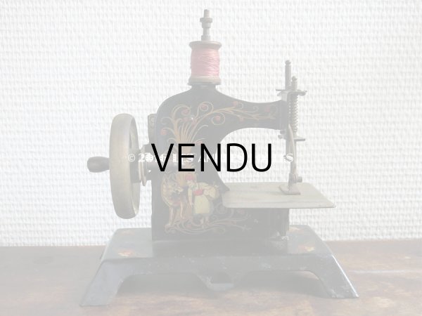 画像4: 1930年代 アンティーク トイミシン 赤ずきんちゃん CASIGE (4)