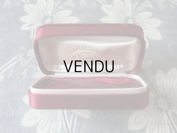 画像5: 19世紀末 アンティーク ジュエリーボックス ボルドー色 シルクサテン地 (5)