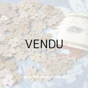 画像: 1900年代 アンティーク ゼラチン製 スパンコール 花 フラワー 6mm 約245ピース 