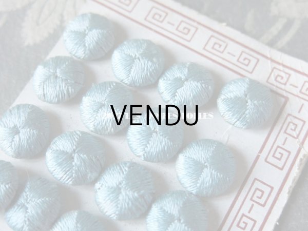 画像3: 19世紀 アンティーク シルク製 くるみボタン 13mm  16ピース スカイブルー (3)