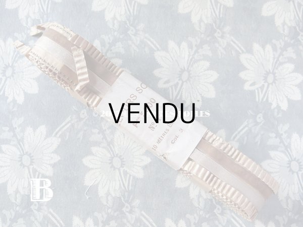 画像8: 19世紀末 未使用 アンティーク シルク製 ベルベット＆サテン ダブルフェイスのリボン ピンクベージュ 10m 幅8mm VELOURS SOIE PON 5000 COL 3 (8)