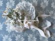 画像2: 19世紀末 アンティーク 花嫁のブーケ　花模様のレース＆シルク製ジャガード織リボン　ウェディングブーケ (2)