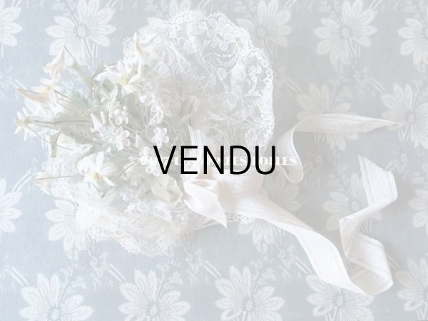 画像2: 19世紀末 アンティーク 花嫁のブーケ　花模様のレース＆シルク製ジャガード織リボン　ウェディングブーケ (2)