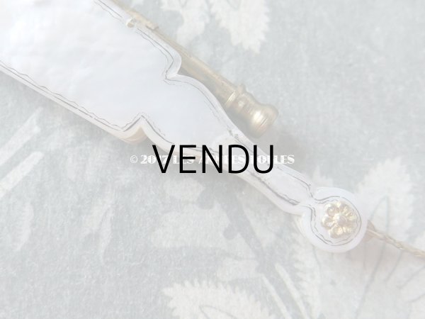 画像9: 19世紀初頭  舞踏会の手帳 ペンシル付 マザーオブパール製 ファン型 CARNET DE BAL カルネ・ド・バル (9)