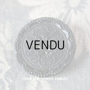 画像: 1900年代 アンティーク フレンチジェットのボタン 花模様 2.6cm 