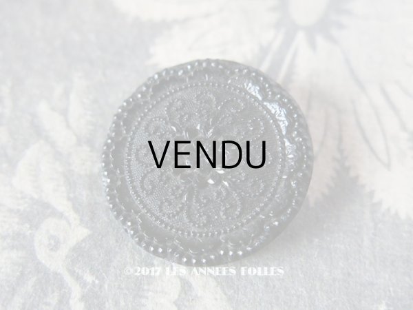 画像1: 1900年代 アンティーク フレンチジェットのボタン 花模様 2.6cm  (1)