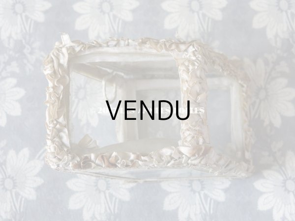 画像11: アンティーク ジュエリーボックス リボンワーク 淡いブルーのクッション (11)