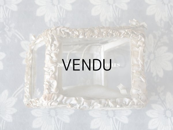 画像12: アンティーク ジュエリーボックス リボンワーク 淡いブルーのクッション (12)