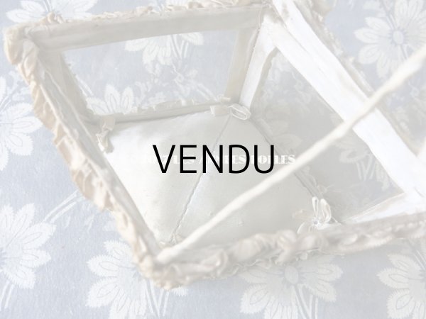 画像7: アンティーク ジュエリーボックス リボンワーク 淡いブルーのクッション (7)