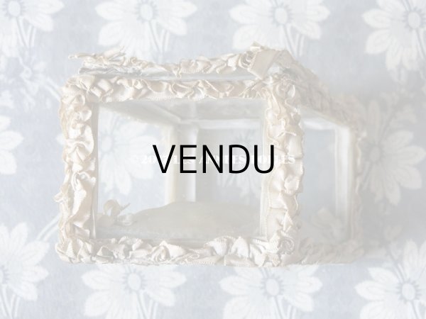 画像13: アンティーク ジュエリーボックス リボンワーク 淡いブルーのクッション (13)