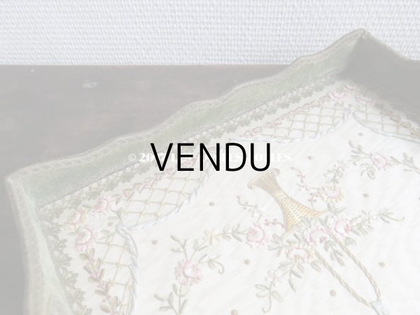 画像7: 19世紀末 アンティーク リボン刺繍 リボンワークのトレイ　花かごとリボンのガーランド  (7)