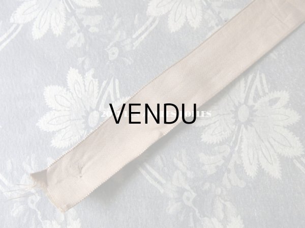 画像4: 19世紀末 アンティーク シルク製 ベルベットのリボン シナモン 7.6m　幅27mm (4)