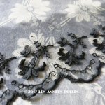 画像: 19世紀 アンティーク シルク製オーガンジーのレース 花模様 黒