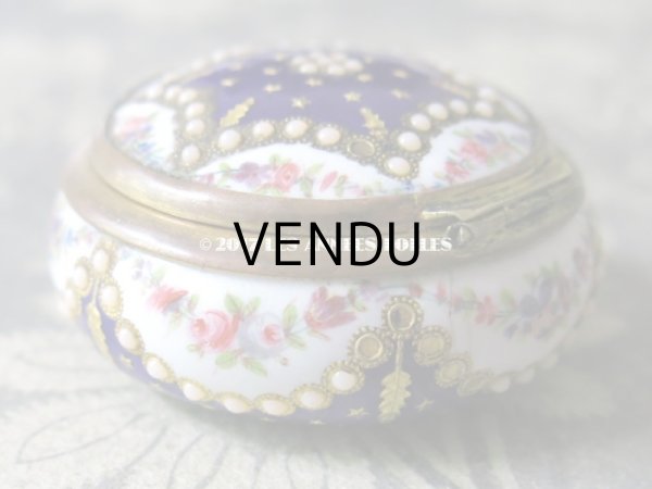 画像11: 19世紀 アンティーク  パールの飾り付 ピルケース 青紫のエナメル＆花のガーランド (11)