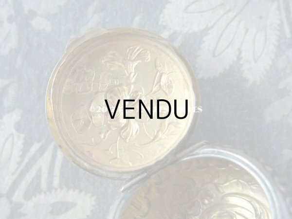 画像6: アンティーク パウダーケース 菫  (6)