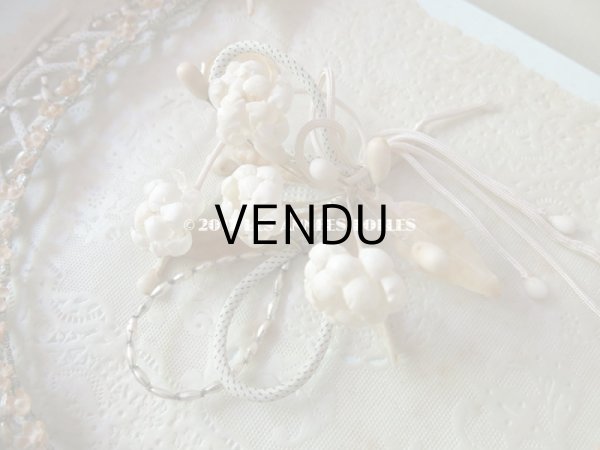 画像4: 未使用 1920年代 箱入り アンティーク 薔薇のワックスフラワーのヘッドリース & ブローチ2点のセット ウェディング 結婚式 ティアラ 20 (4)