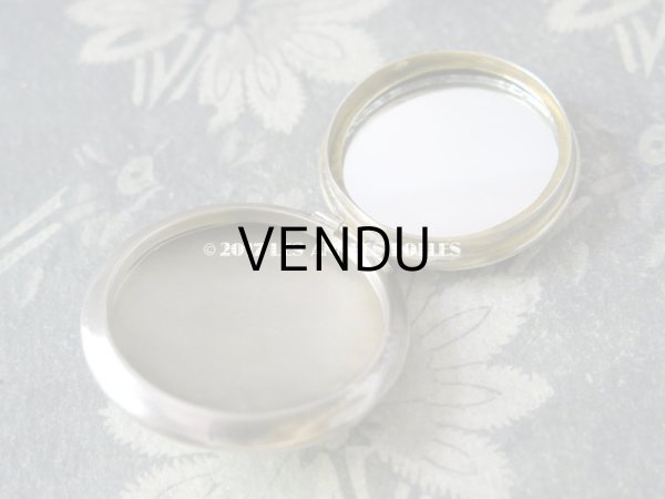 画像4: アンティーク シルバー製 パウダーケース リボンと薔薇のガーランド モノグラム (4)