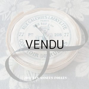 画像: 1900年代 アンティーク シルク製 リボン 黒 2.6m COMPTOIR DE RUBANS N 3/4 SATIN NOIR 1ere - AUX GALERIES LAFAYETTE -