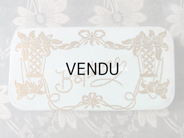 画像3: 1920年代 アンティーク ドラジェのお菓子箱 バテム BAPTEME 薔薇の花かごとリボンのガーランド (3)