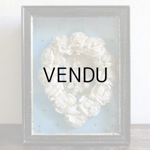 画像: 19世紀 アンティーク ガラスのフレーム入り コミュニオンの薔薇のヘッドリース　