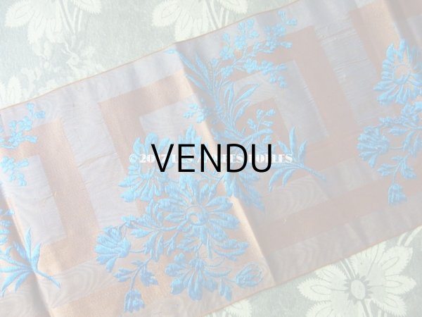 画像4: 19世紀 アンティーク シルク製 リボン ジャガード織 ブルーの花模様 1.25m  (4)