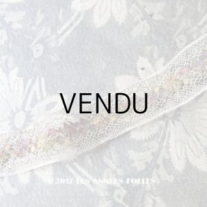 画像: 1900年代 アンティーク 金糸使い＆紫の花模様　オフホワイトのレース 147cm