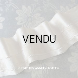 画像: 1900年代 アンティーク サテン＆ベルベットのリボン アイボリーのストライプ 140cm