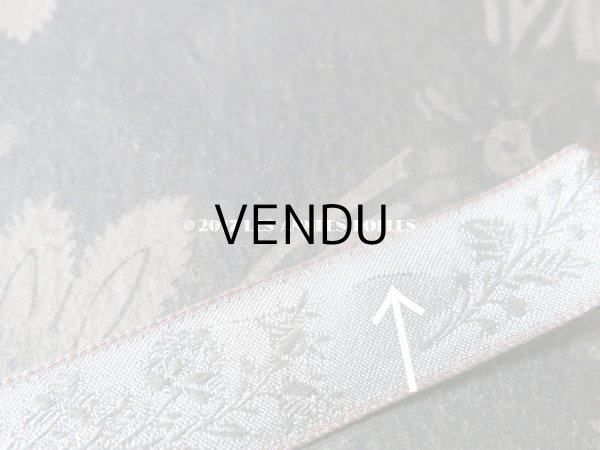 画像5: 1900年代 アンティーク シルク製 リボン  パールグリーンの花模様 ピンクの縁取り  4.25m (5)