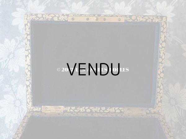 画像12: 19世紀 アンティーク 本革 天使＆百合の紋章 ジュエリーボックス   (12)