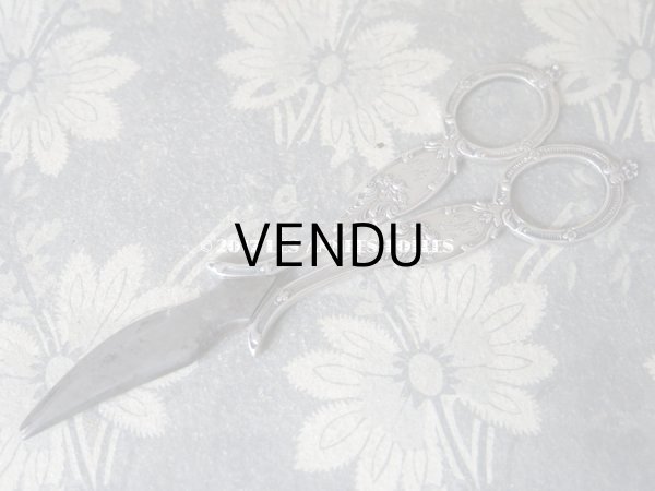 画像6: 19世紀末 アンティーク シルバー製 グレープシザー 薔薇＆モノグラム (6)