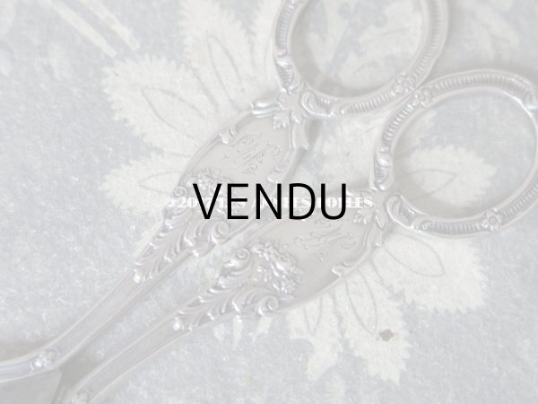 画像9: 19世紀末 アンティーク シルバー製 グレープシザー 薔薇＆モノグラム (9)