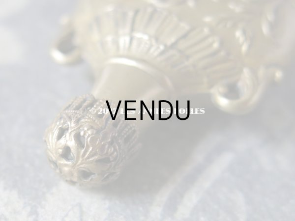 画像4: 19世紀末 アンティーク  携帯用 気付け薬の小瓶  ロカイユ装飾 (4)