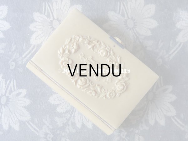 画像3: 1887年 アンティーク 薔薇のリース  ミサ典書 セルロイド製 (3)