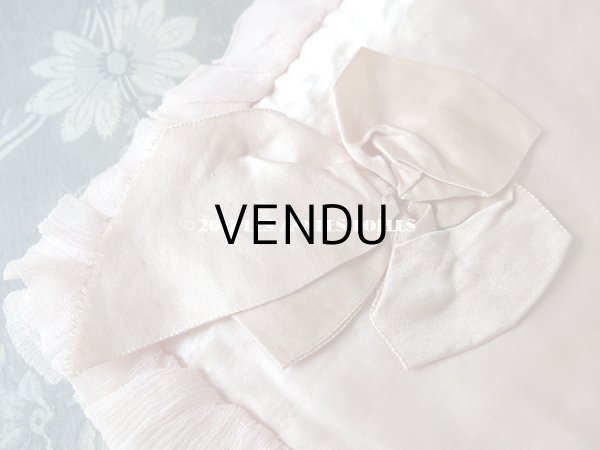 画像4: 1900年代 アンティーク シルク製 ハンキーケース  パウダーピンク色 モノグラムのメダイヨン ハンカチ用ポシェット MOUCHOIRS (4)