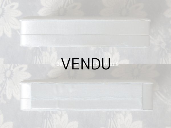 画像7: アンティーク ジュエリーボックス パールブルーのシルクサテン (7)