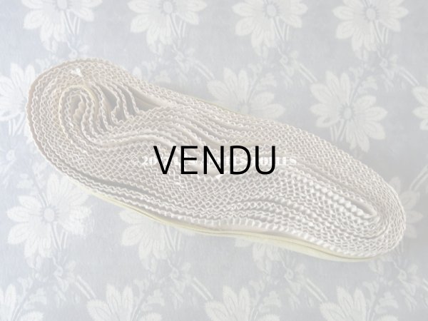 画像3: 19世紀末 アンティーク シルク製 ベルベット＆サテンリボン 18mm幅 ダブルフェイス 6.9m マスタード色 (3)