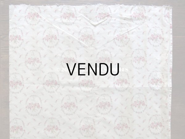 画像9: 1900年代 アンティーク  薔薇の花かごのぼかし柄 コットン製ファブリック 106×104cm (9)