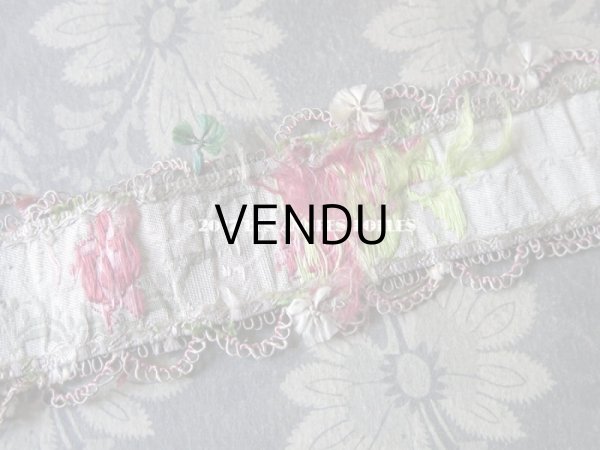 画像9: 18世紀 アンティーク シルク製 ジャガード織 リボン 花模様  (9)