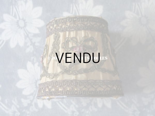 画像9: 19世紀末 アンティーク ロココ調 小さな ランプシェード 淡い山吹色 (9)