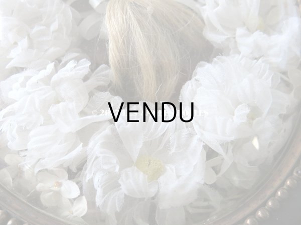 画像9: 19世紀 アンティーク ルリケール　聖遺物のガラスフレーム  白い布花  (9)