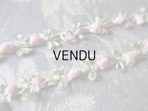 画像4: 1900年代 アンティーク ロココトリム とても小さなピンクの薔薇 ロココリボン 49cm (4)