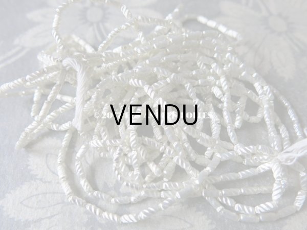 画像5: 1920年代 アンティーク 吹きガラス製 ビーズ シルバー ひねり模様 スフレビーズ 2×5mm 約600ピース (5)