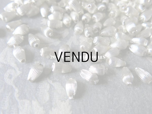 画像4: 1920年代 アンティーク 吹きガラス製 ビーズ ライン入り ドロップ型 シルバー  スフレビーズ 7×4mm  (4)