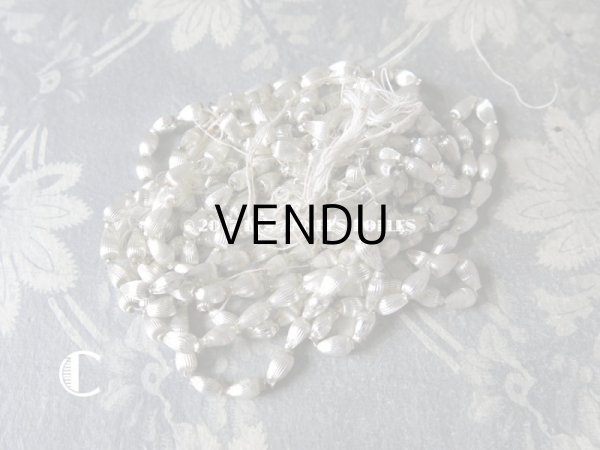 画像8: 1920年代 アンティーク 吹きガラス製 ビーズ ライン入り ドロップ型 シルバー  スフレビーズ 7×4mm  (8)