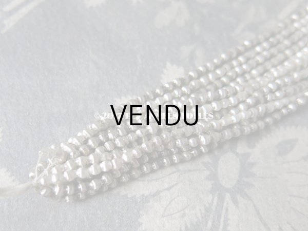 画像7: 1920年代 アンティーク 吹きガラス製 極小 ビーズ ライン入り シルバー  スフレビーズ 2×2.5mm   (7)