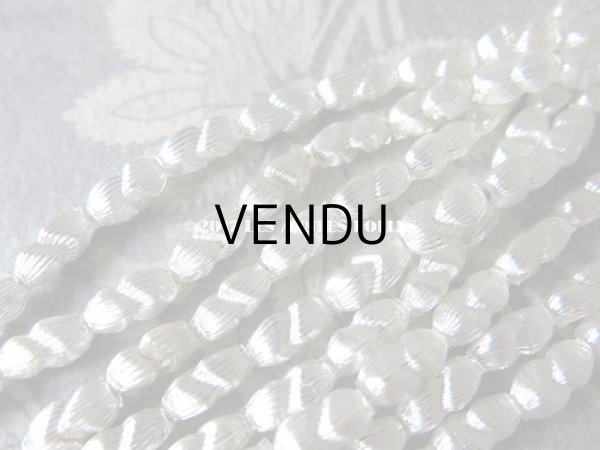 画像6: 1920年代 アンティーク 吹きガラス製 ビーズ  ライン入り ピーナッツ型 シルバー スフレビーズ 10×4mm 約200〜300ピース (6)